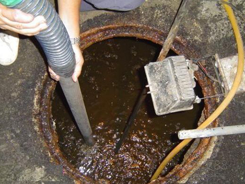 黄竹镇隔油池清理